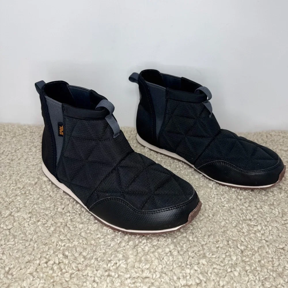 Teva ReEmber Mid Black Quilted Puffer Slip On Boots EU 40 Men 7 Gorgeous Camping